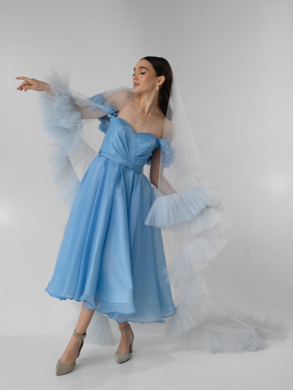 Stunning light blue veil